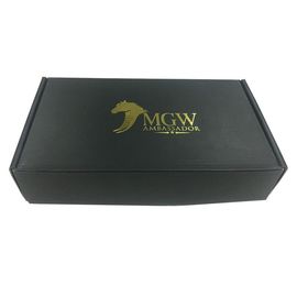 الصين 35 × 24 × 7 سم صناديق الهدايا المموجة شعار الذهب OEM مع اللون الأسود مصنع