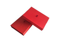 كاب على شكل مربع أحمر على شكل مربع ، مربع رفرف المغناطيسي مع الشريط الساتان العرض 2cm المزود