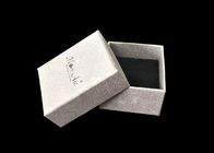غطاء صغير وقواعد مربعات الفضة بريق مجوهرات تغليف هدية للقرط المزود
