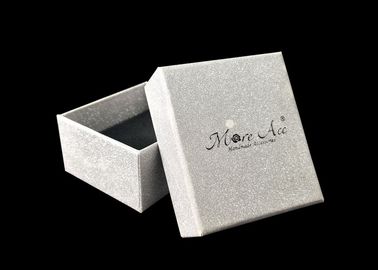 الصين غطاء صغير وقواعد مربعات الفضة بريق مجوهرات تغليف هدية للقرط مصنع